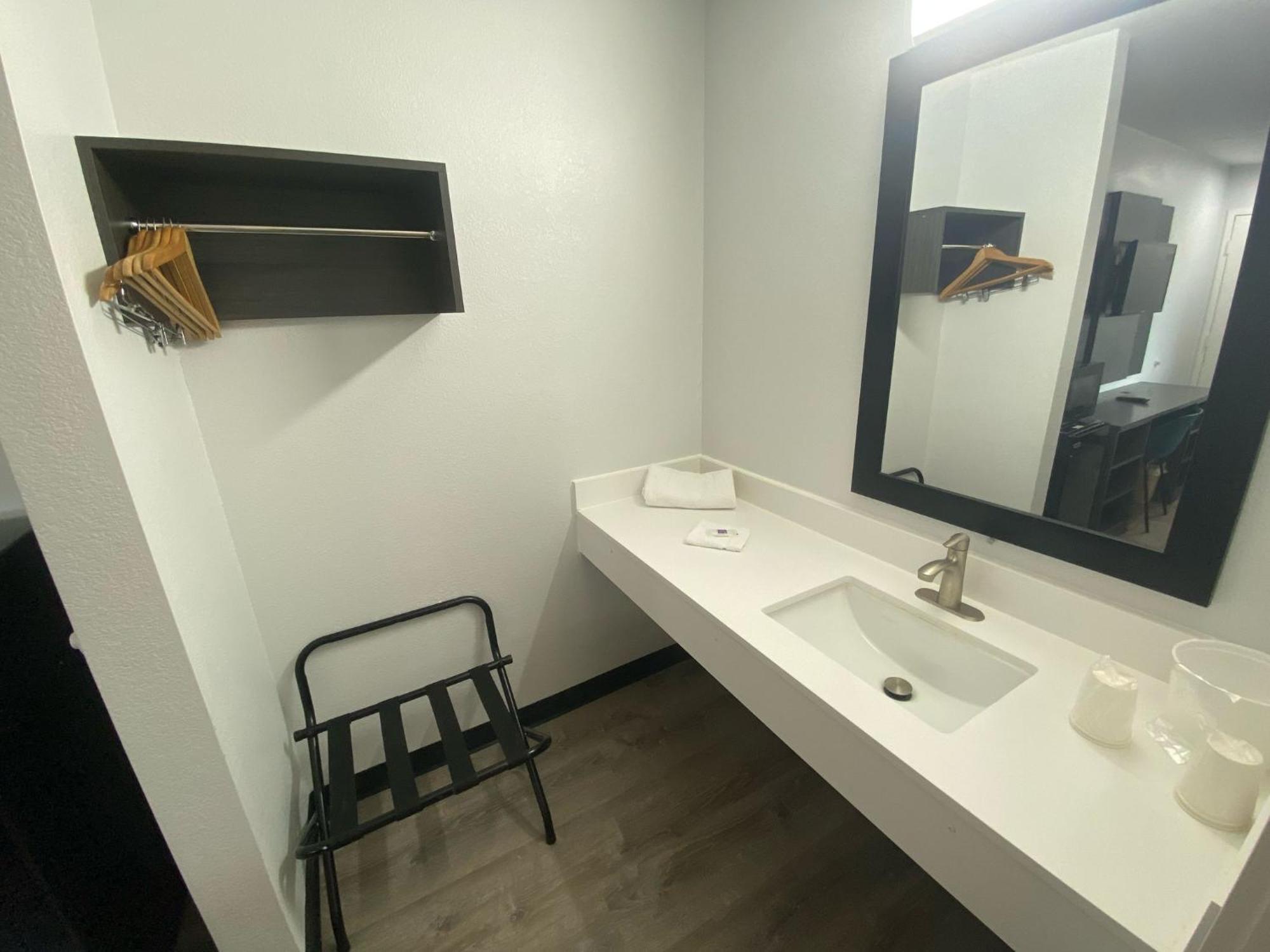 Motel 6-Windsor Locks, Ct - Hartford מראה חיצוני תמונה