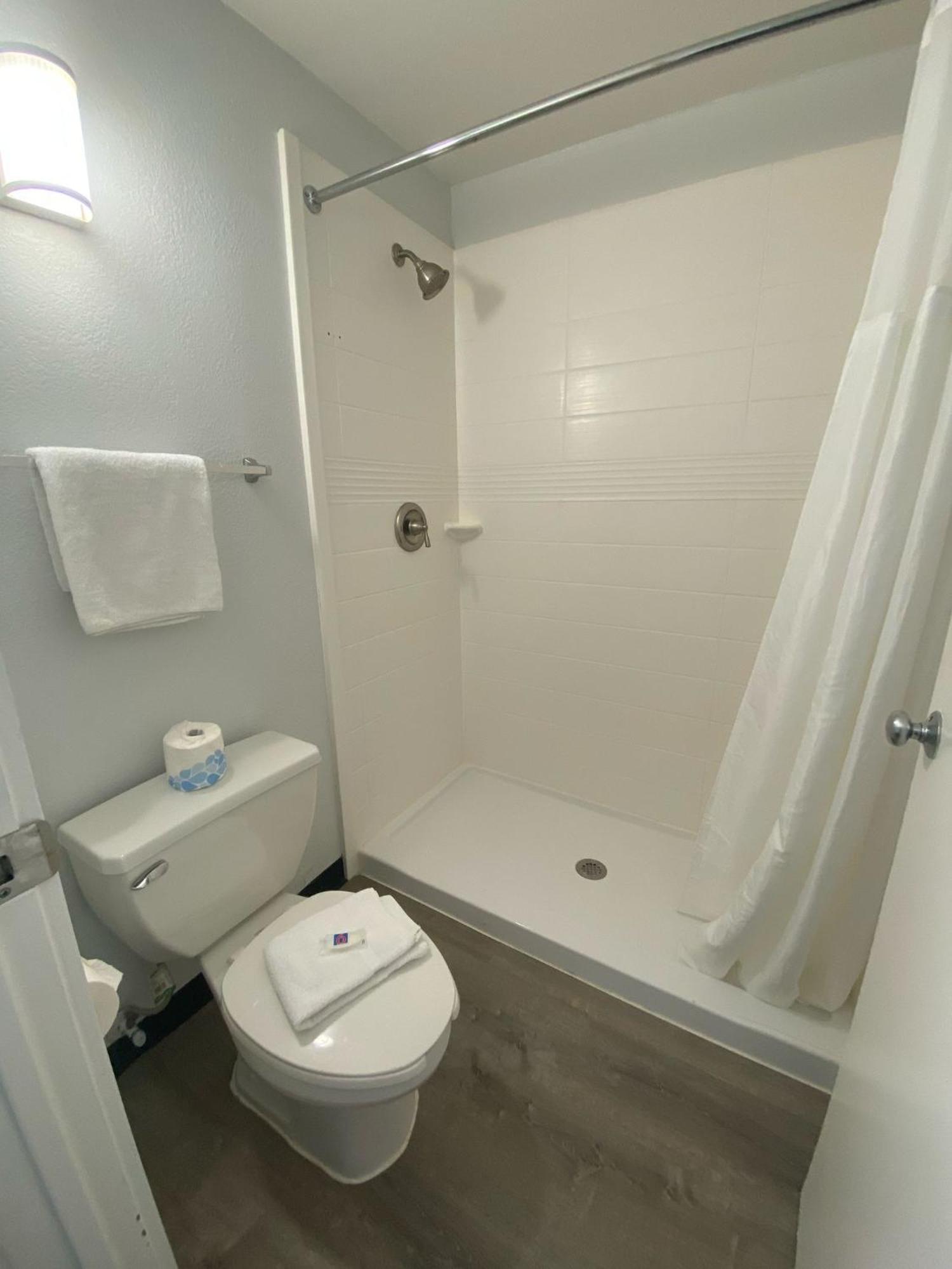Motel 6-Windsor Locks, Ct - Hartford מראה חיצוני תמונה