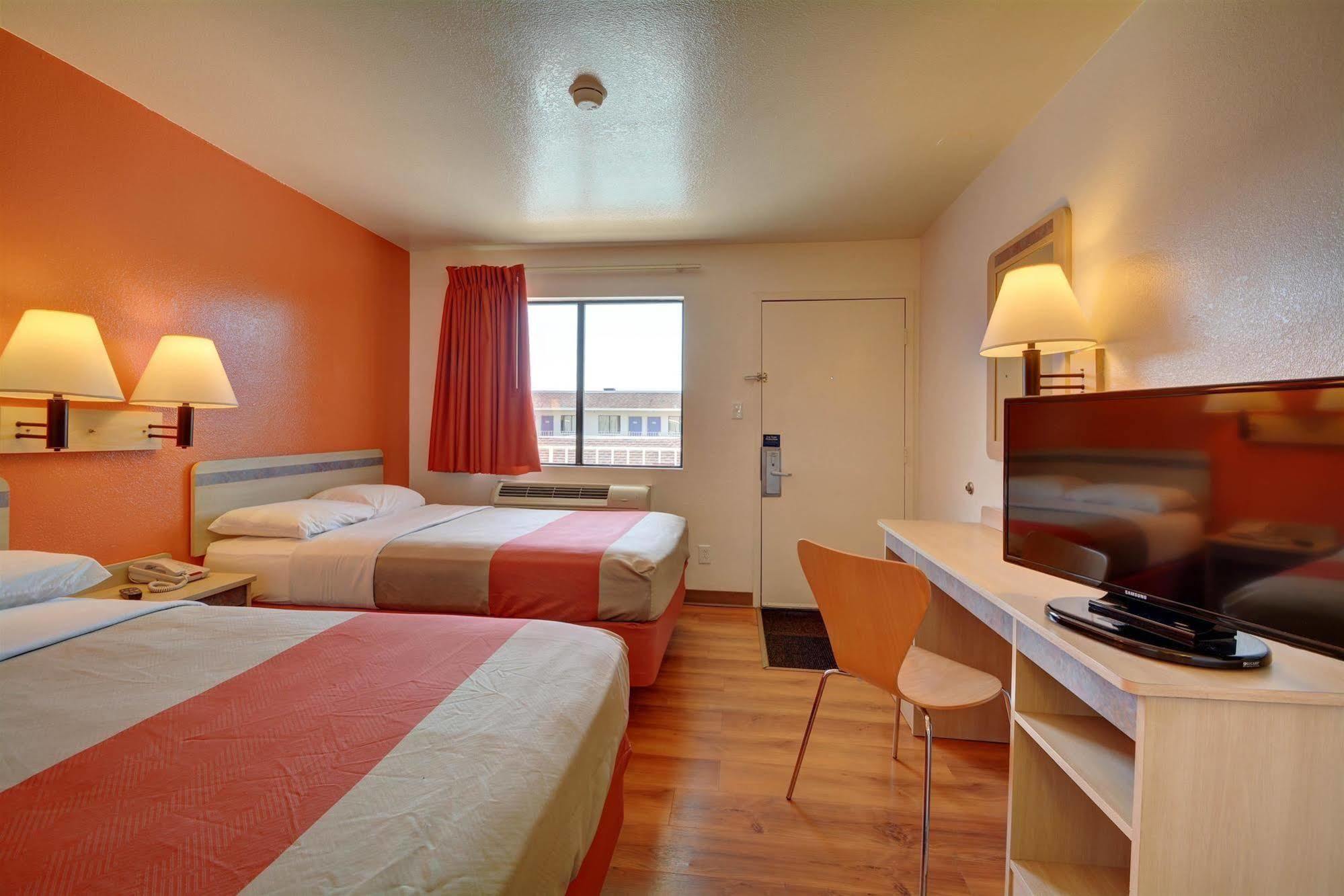 Motel 6-Windsor Locks, Ct - Hartford מראה חיצוני תמונה